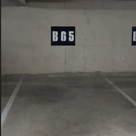 T2 Quartier Mermoz, 2 Places De Parking Privees