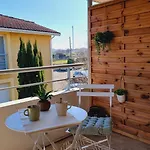T2 Quartier Mermoz, 2 Places De Parking Privees Apartment