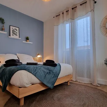 Daire T2 Quartier Mermoz, 2 Places De Parking Privees