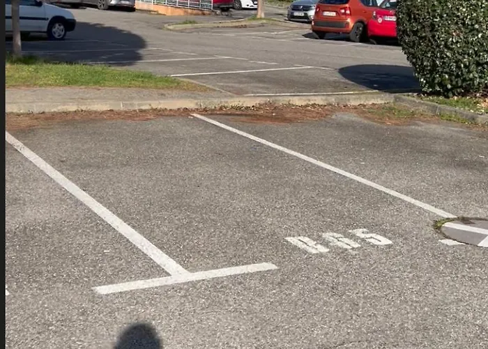 T2 Quartier Mermoz, 2 Places De Parking Privees Διαμέρισμα